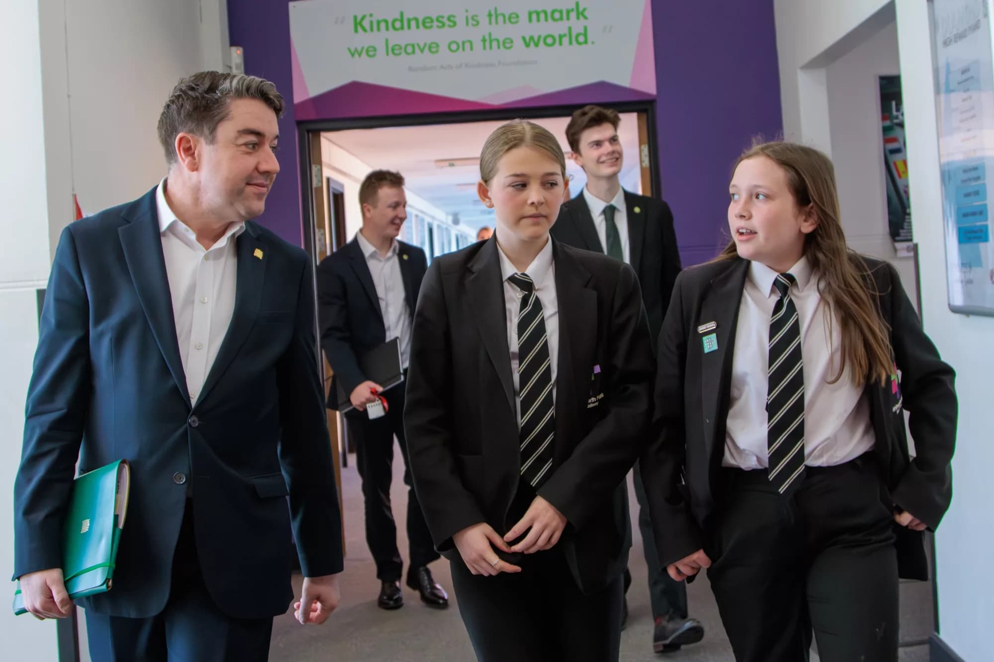Spennymoor Pupils Meet Local MP Alan Strickland During School Visit