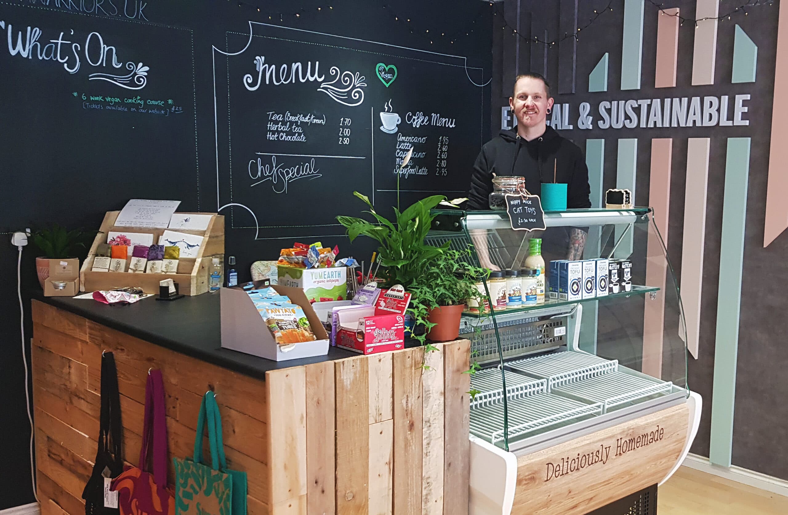 Architextural Gives An Environmentally-Friendly Food Store A New Look