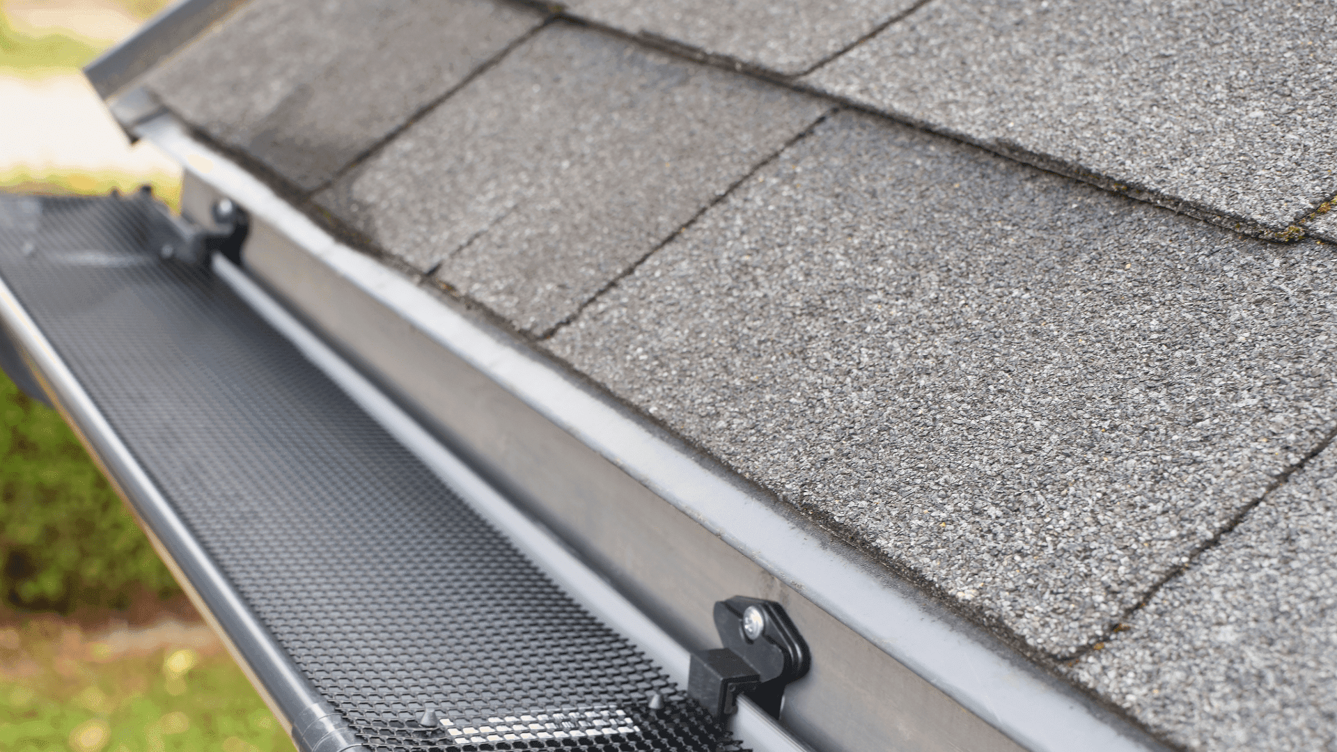 Top Gutter Cleaning Experts in Durham