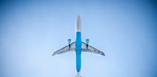 Ninety-Year-Old Ex-Miner Takes First Flight airplane - pixabay.com