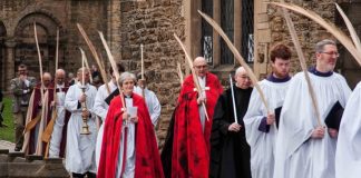 Peas, figs, thunder, donkeys – what do you know about Palm Sunday? Peas, figs, thunder, donkeys - what do you know about Palm Sunday?