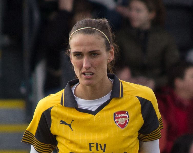 Scott in an Arsenal Ladies shirt back in 2017