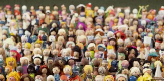 Thousands of Peg Dolls to Go on Display for Stockton and Darlington Railway Celebrations Thousands of Peg Dolls to Go on Display for Stockton and Darlington Railway Celebrations