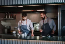 What happens behind the scenes in busy kitchens? What happens behind the scenes in busy kitchens?